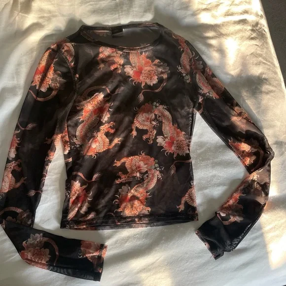 Urban outfitter dragon mesh size small ✨ - Picture 2 of 6